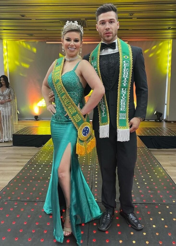 Estilista se destaca ao fazer o seu próprio vestido para desfilar na Miss Santa Catarina